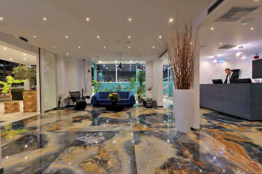 4* Athenaeum Smart or Similar